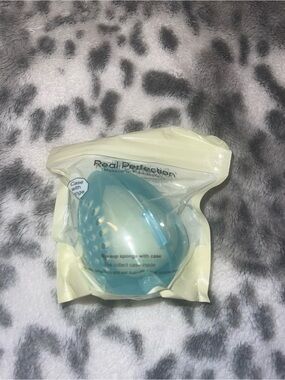 Real perfection makeup sponge